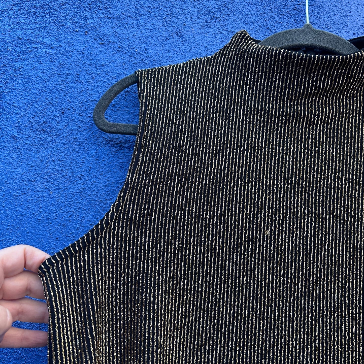 vintage 90s impression sleeveless gold metallic ribbed mockneck top