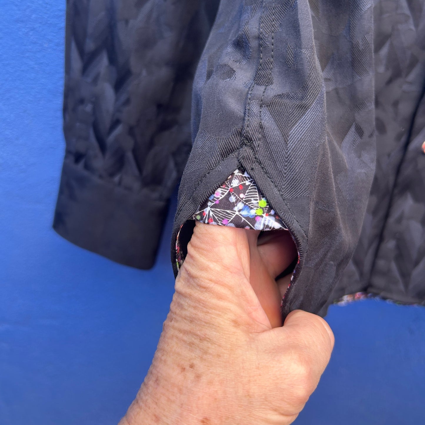 visconti black black embossed button down