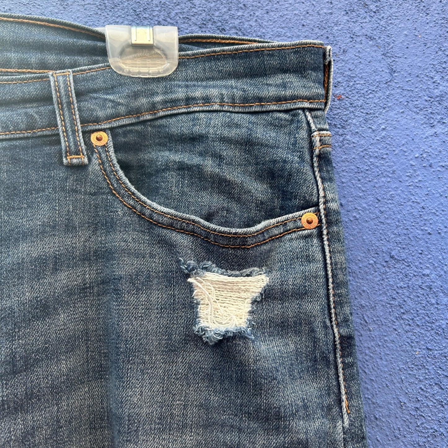 levi's wedgie skinny distressed cropped jeans