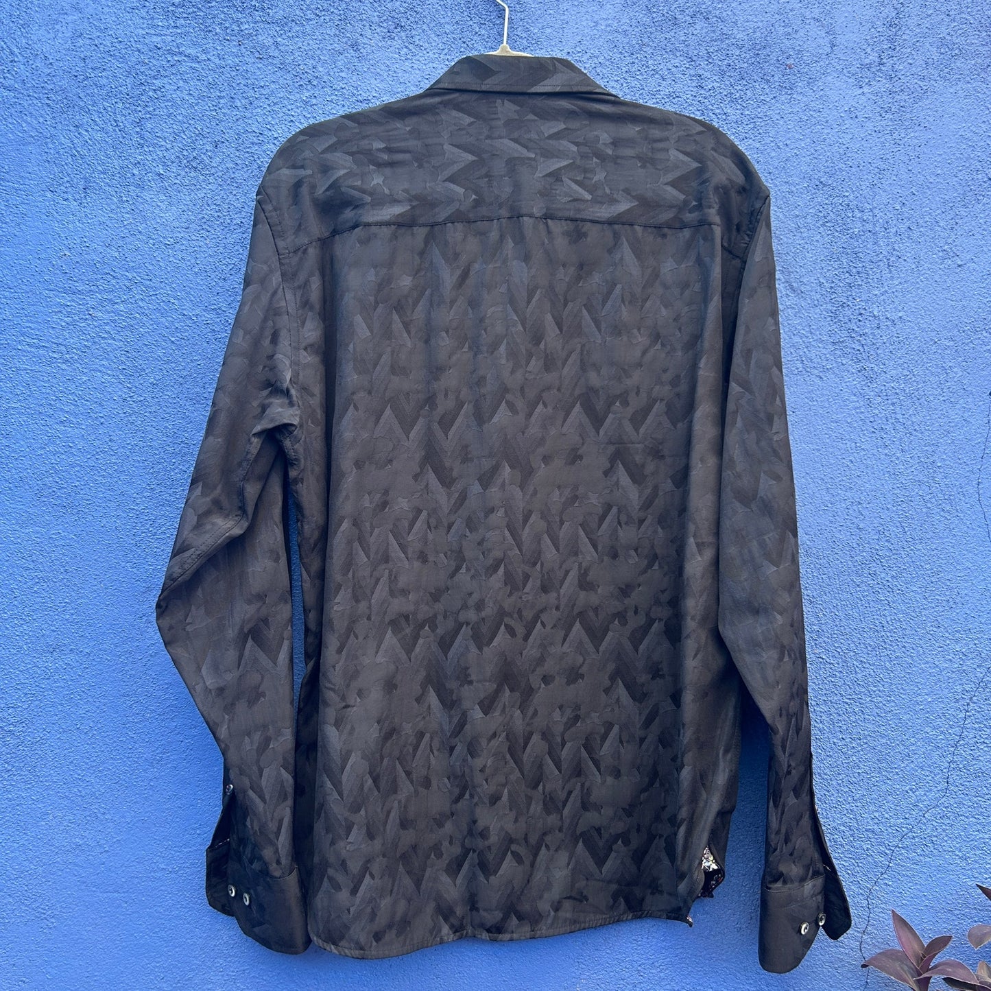 visconti black black embossed button down