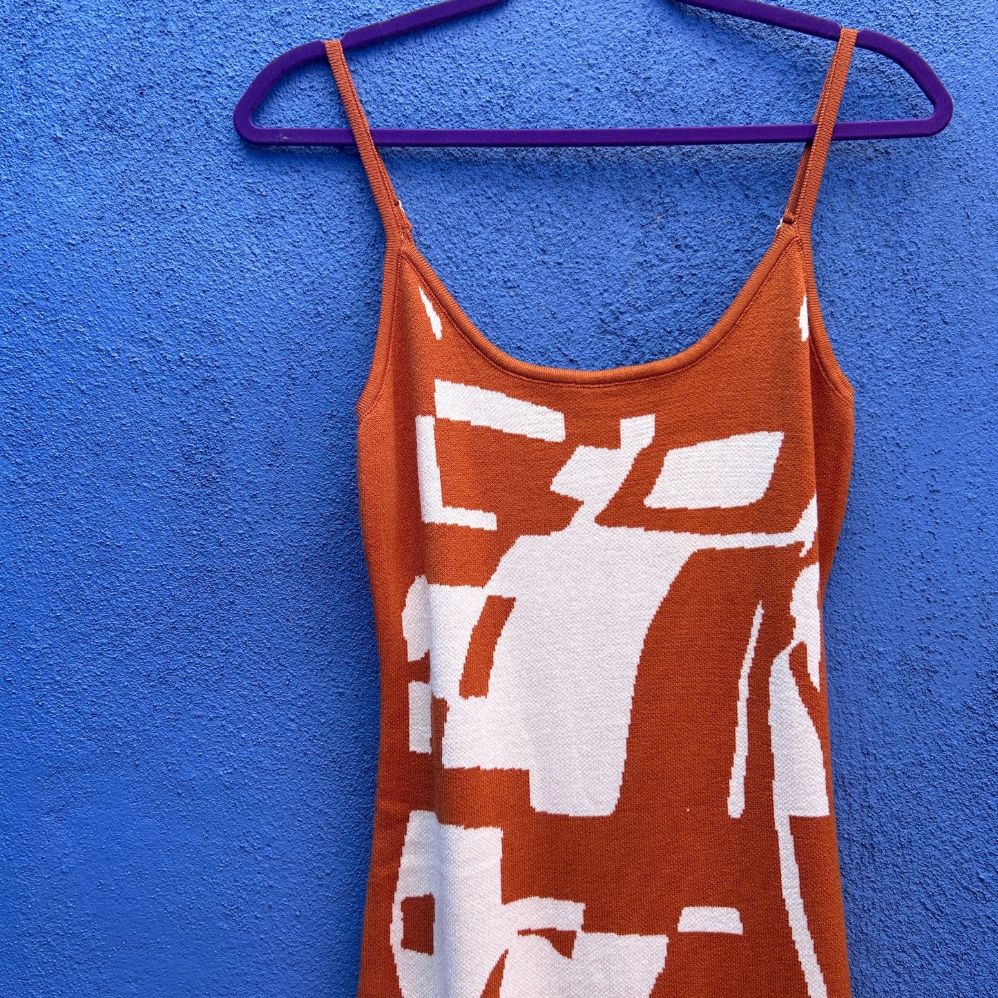 burnt orange and white abstract graphic pring knit sleeveless maxi dress