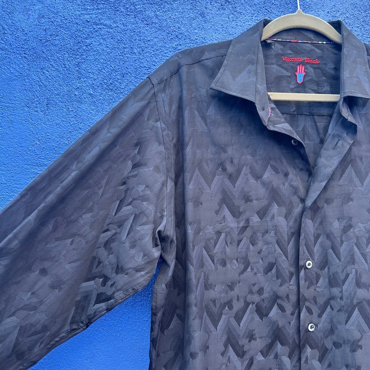 visconti black black embossed button down