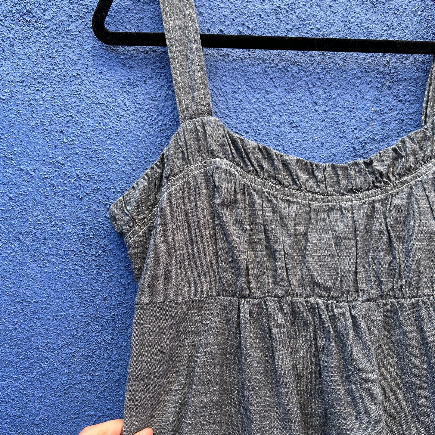 la made sleeveless chambray cotton shift dress