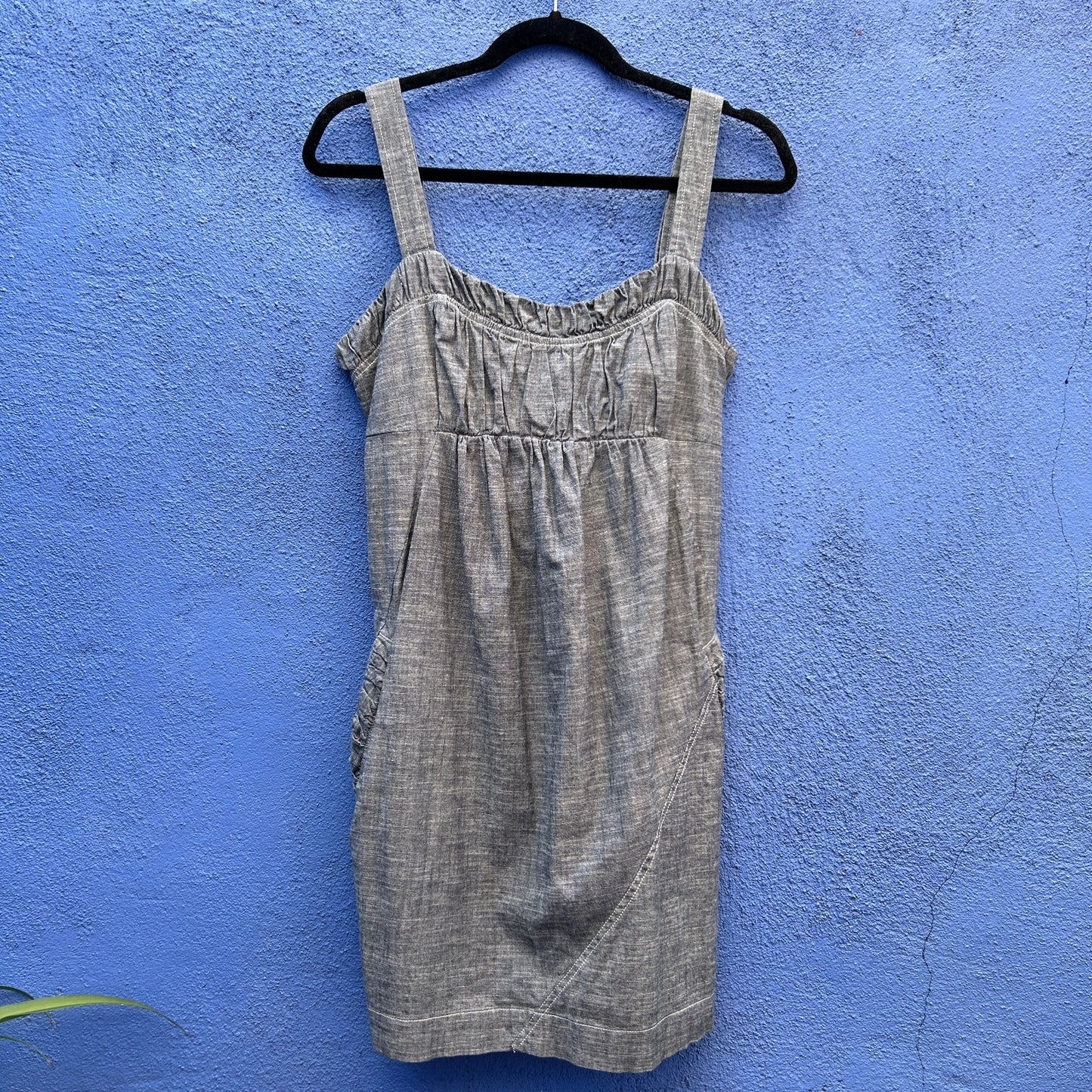 la made sleeveless chambray cotton shift dress