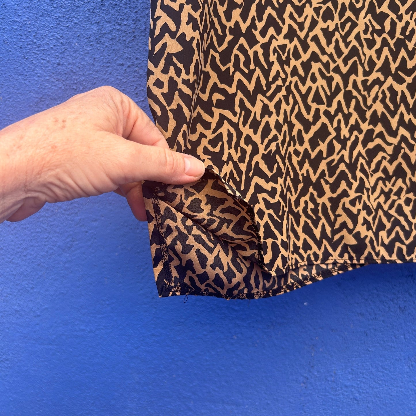 vintage 80s dolman tan and black top