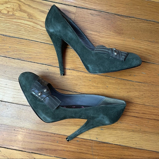 Betsy Johnson Green Suede and Patent Leather Pump